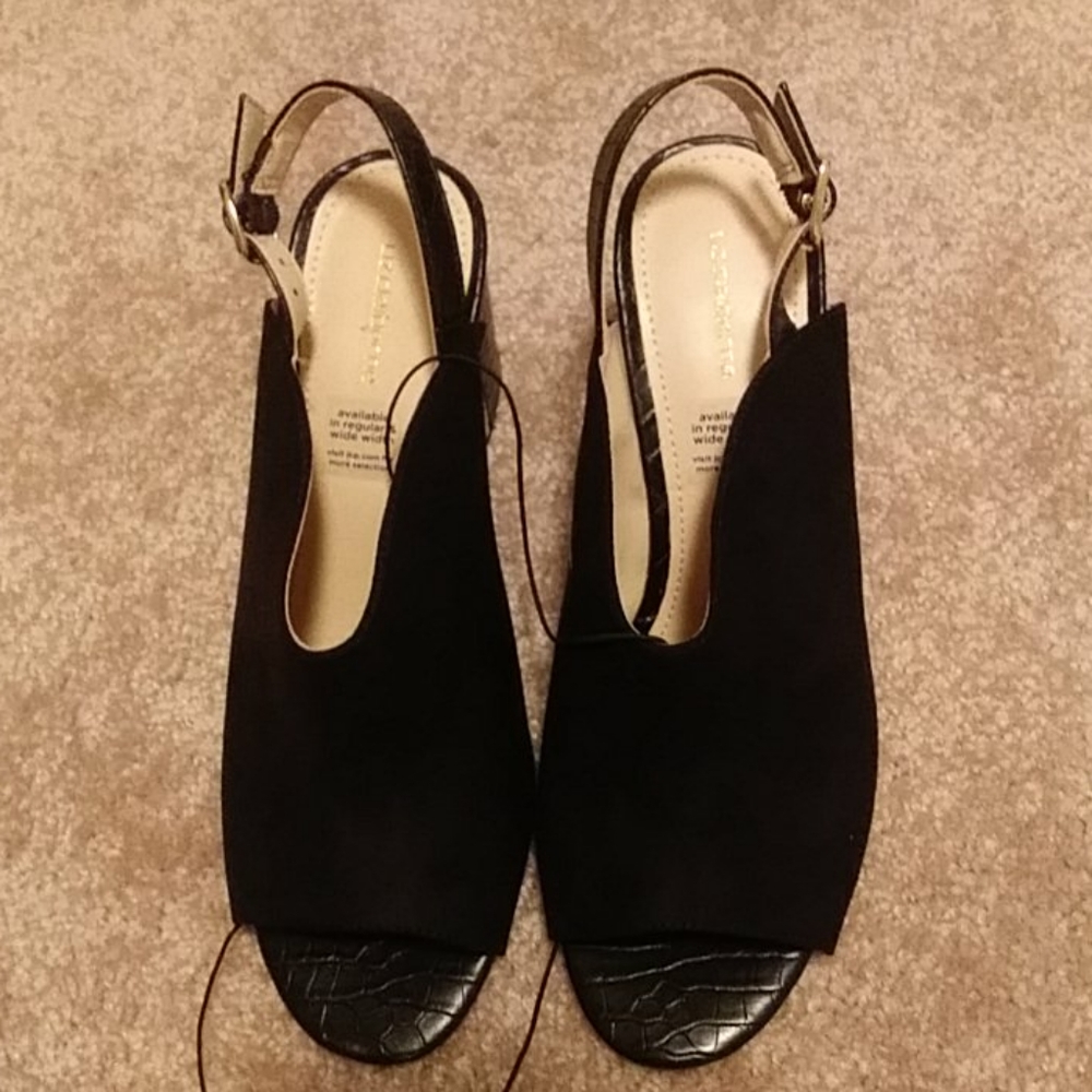 Shoe - Picture 8 of 8
